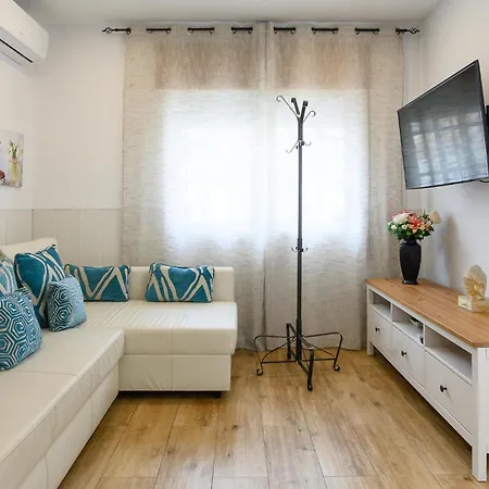 2 Bedroom Lovely In